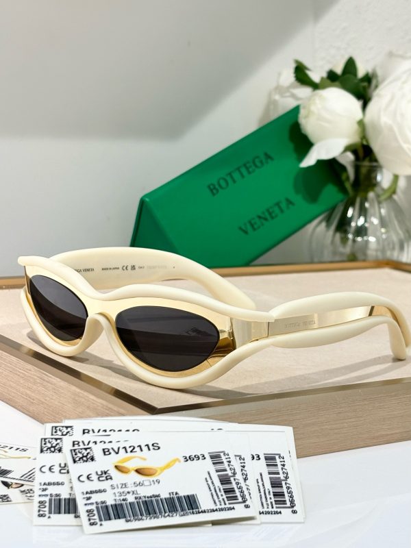 BOTTEG* VENE*A Eyewear SIZE: 56-19-135
