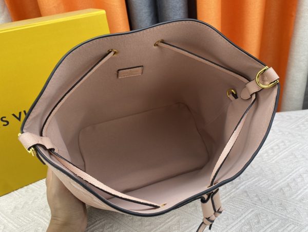 4 Color M45555 Woman Handbag 26.0 X 26.0 X 17.5Cm