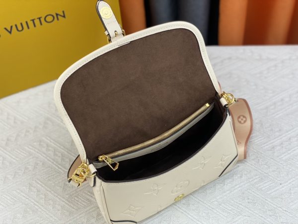 3 Color M46386 Woman Handbag 25.0× 9.0×15.0Cm