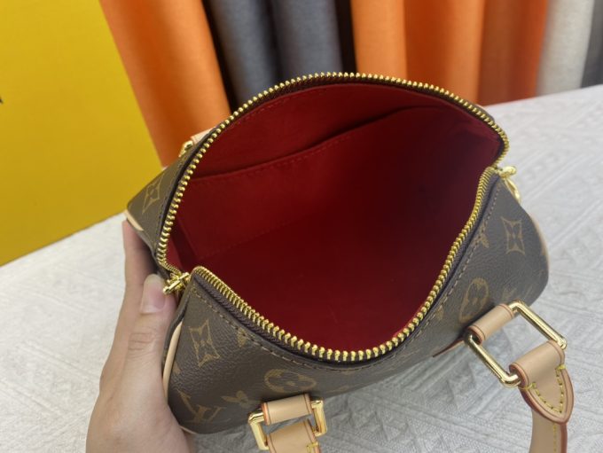 M46222 Woman Handbag 20.5 X 13.5 X 12Cm - Image 2
