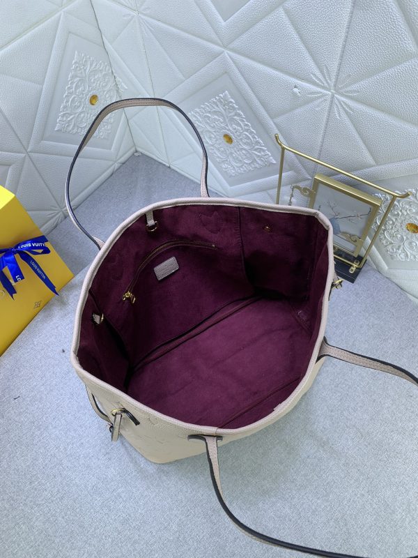 12 Color M45686 M58907 M46329 M21579 M45685 M46676 M40995 Handbag 31.0 X 28.0 X 14.0Cm