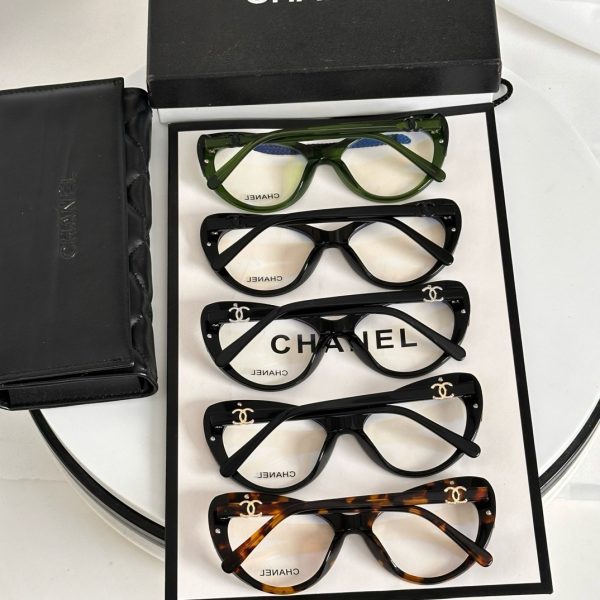 CC* Eyewear SIZE: