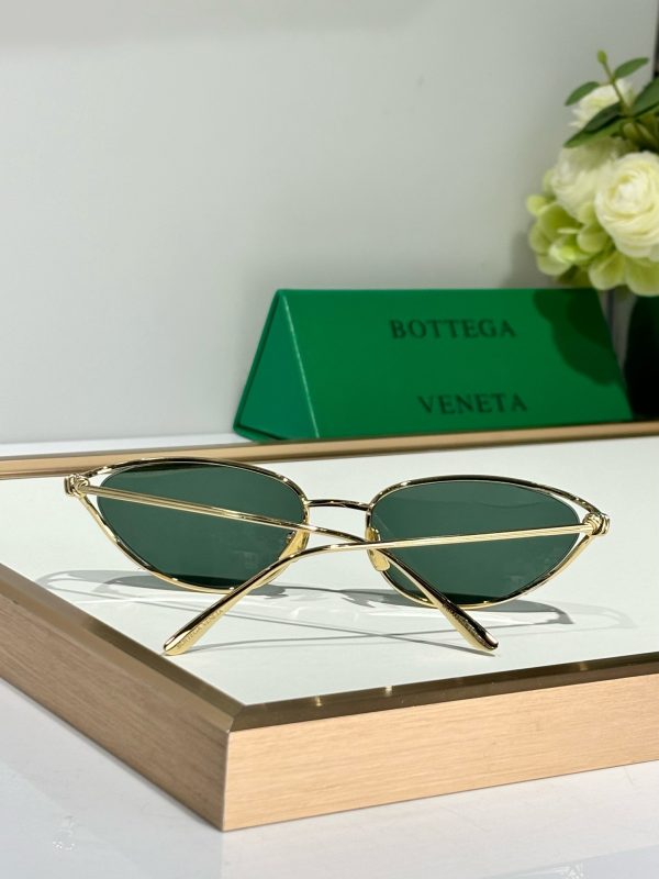 BOTTEG* VENE*A Eyewear SIZE: 57-19-130