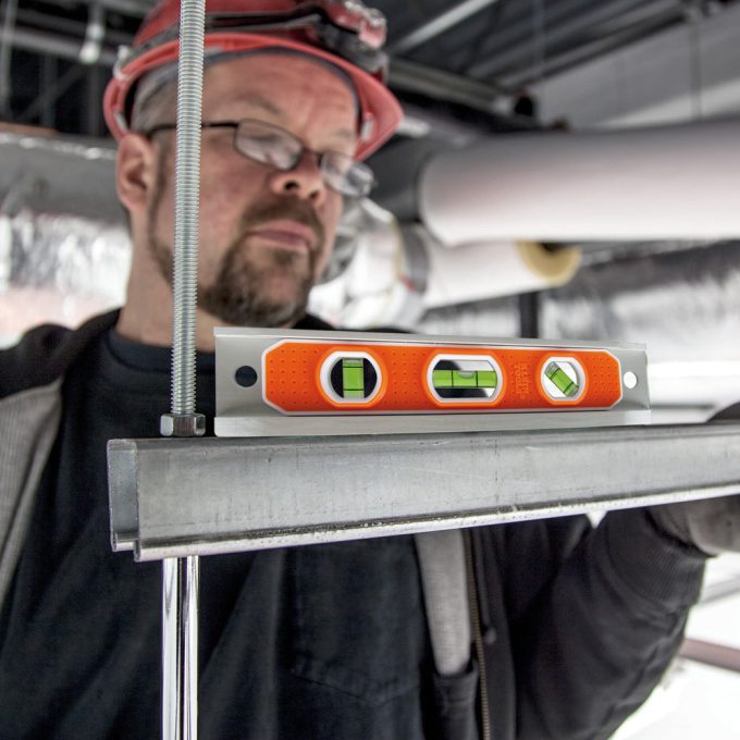 Klein Tools 935R Magnetic Torpedo Level, Aluminum, V-Groove and Magnet - Image 5