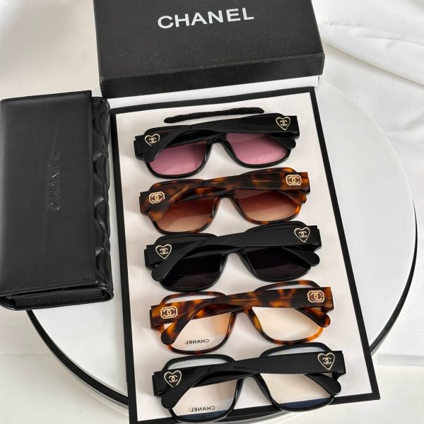 CC* Eyewear SIZE: