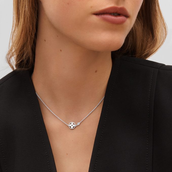 Idylle Blossom White Gold and Diamond Pendant - Image 2