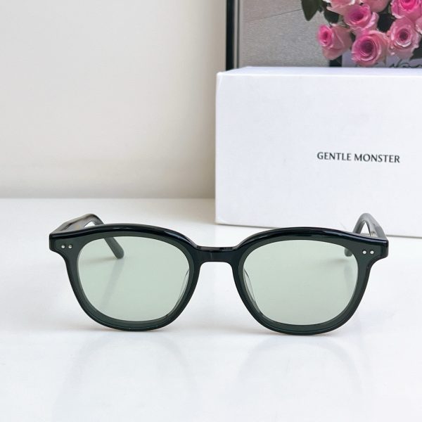 GENTLE MONSTE* Eyewear SIZE: 64-18-147