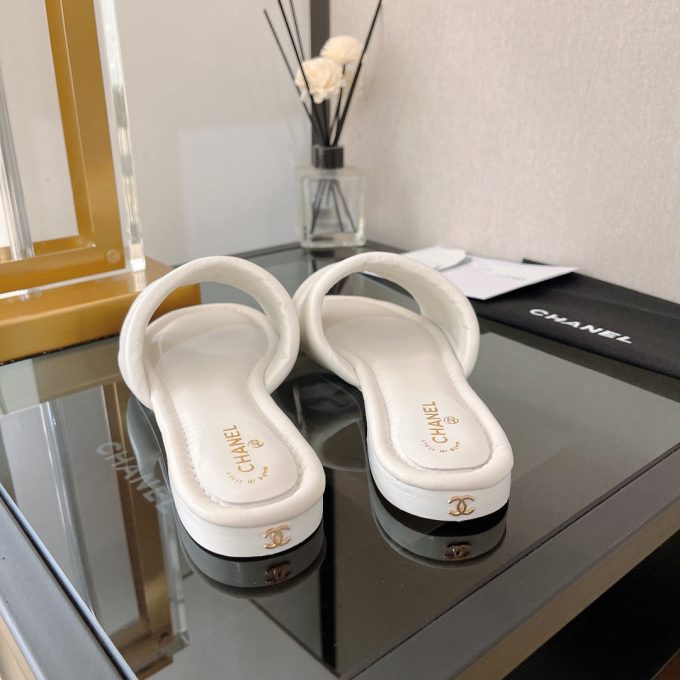 Stylish Soft Women's Slippers - Image 9