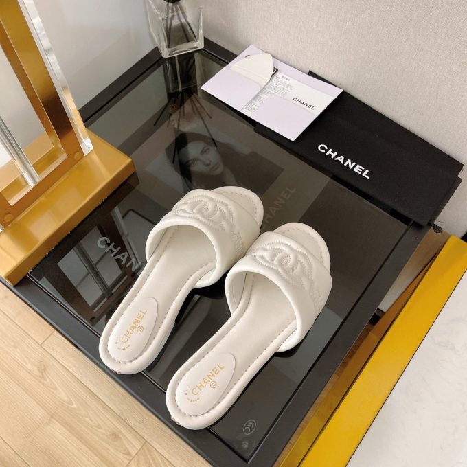 Stylish Soft Women's Slippers - Image 6