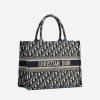 MEDIUM D BOOK TOTE Blue D Oblique Embroidery (36 x 27.5 x 16.5 cm)