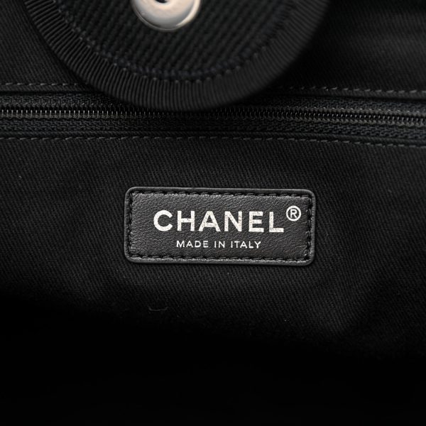 cc Canvas Pearl Medium Deauville Tote Black