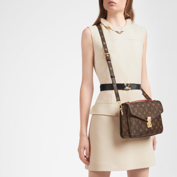 L hot sale Pochette Metis M44875