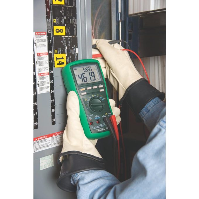 Greenlee DM-820A-C Digital Multimeter with Calibration, TRMS, AC/DC, CAP, TEMP - Image 3