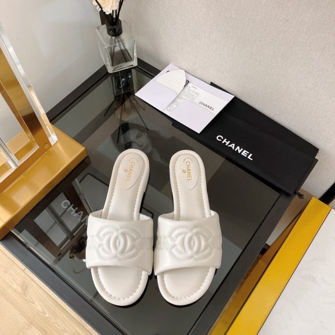 Stylish Soft Women's Slippers - Image 5