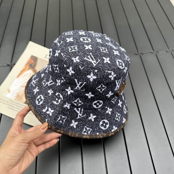 L Hat 03
