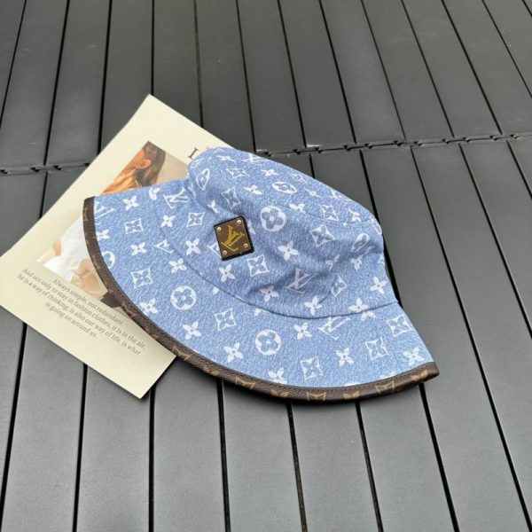L Hat 03