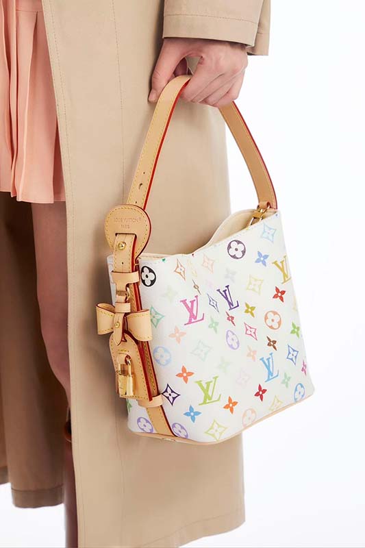 New M13089 High Quality 16X18X12Cm Real Leather Handbag With Adjustable Strap Bb-928094