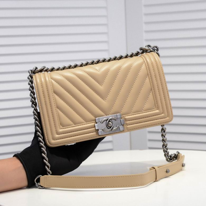 CHEVRON BOY CC HANDBAG - Image 5