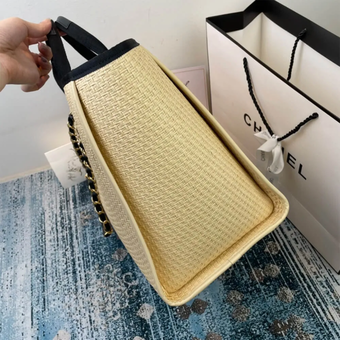 CC Deauville Tote Woven Chain Leather Logo 21S - Image 3