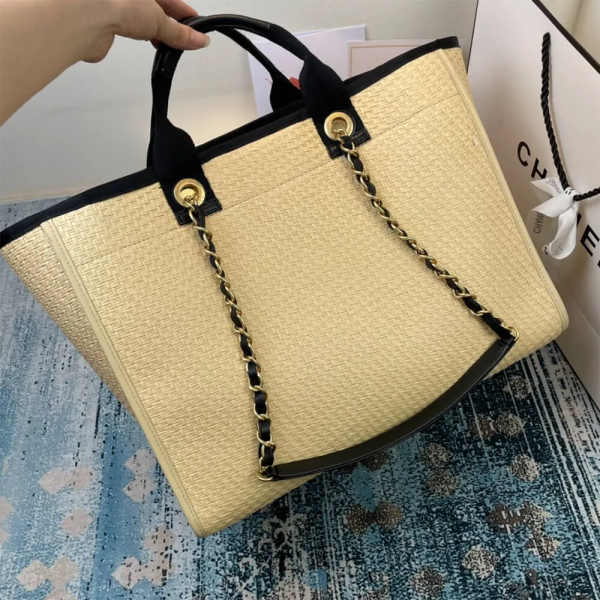 CC Deauville Tote Woven Chain Leather Logo 21S