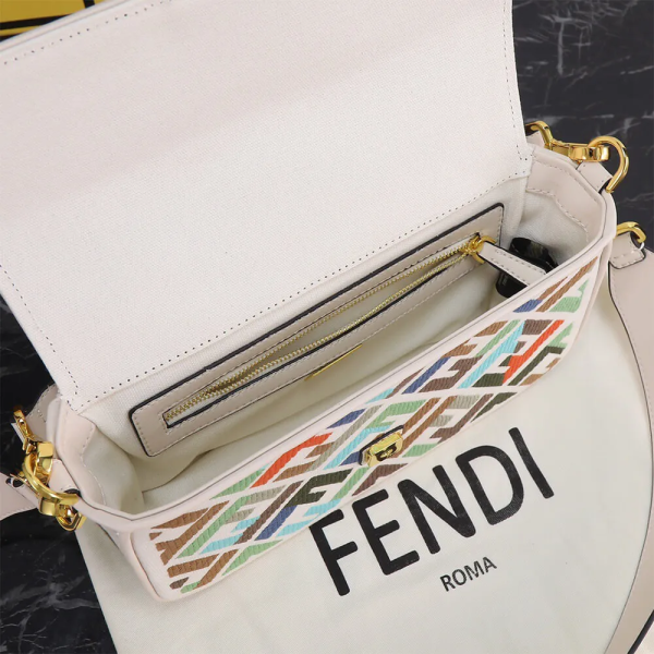 FD BAGUETTE BAG