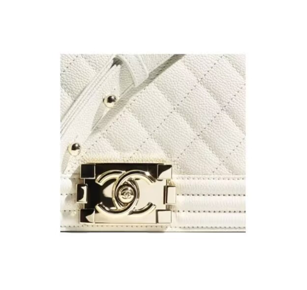 BOY CC SMALL HANDBAG CAVIAR LEATHER 20.5 CM