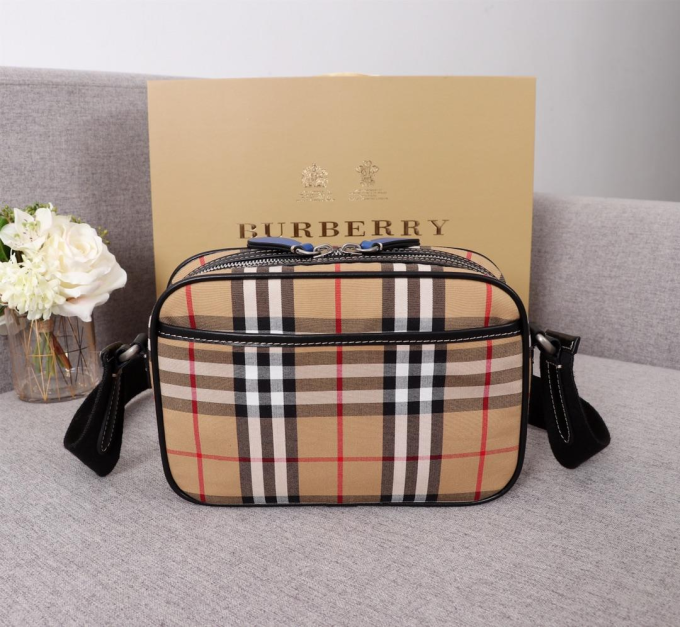 BB 40743481 Men Vintage Check and Leather Crossbody Bag Blue - Image 4