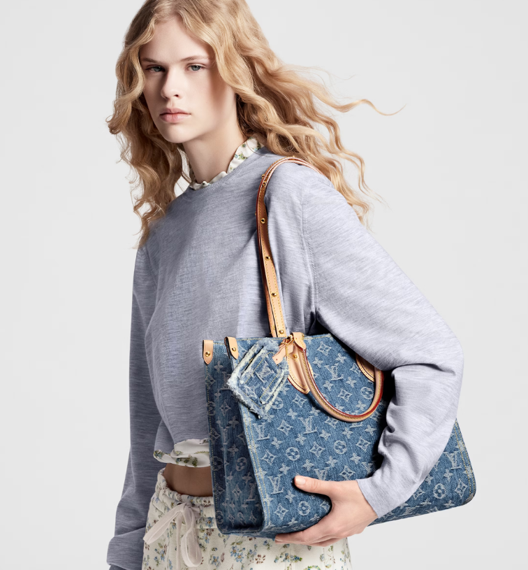 New Louis Remix OnTheGo MM denim bag size: 35 x 27 x 14 cm - Image 2