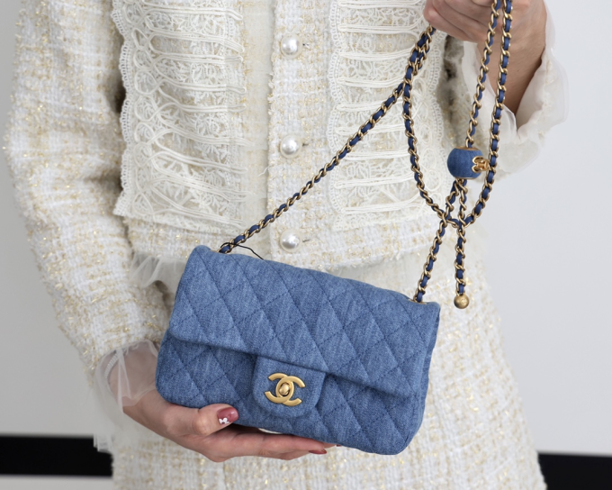 CC Flap Bag CF BAG SIZE: 20 cm - Image 5