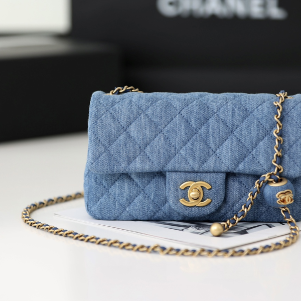 CC Flap Bag CF BAG SIZE: 20 cm
