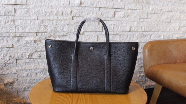 Her new arrival Garden party bag