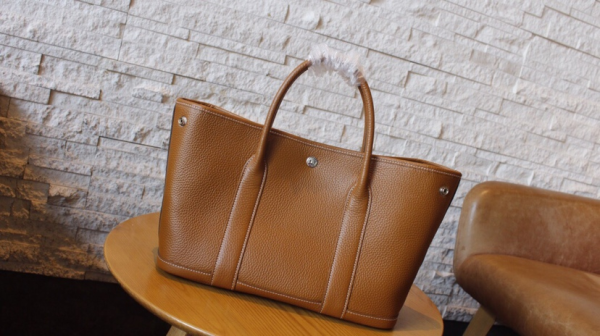 Her new arrival Garden party bag