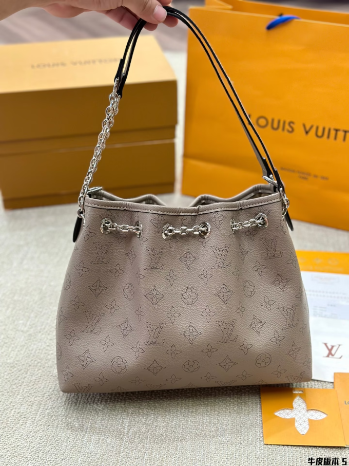 Louis new arrival bella Monogram bag size:26*23 cm - Image 4