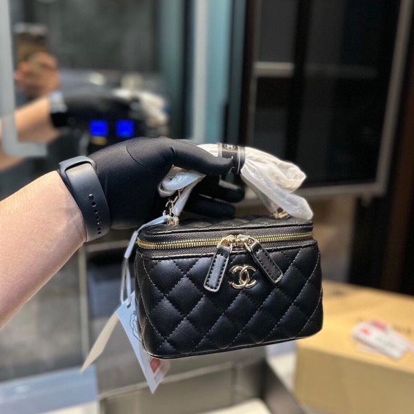 CC new arrival box bag size: 18*12 cm
