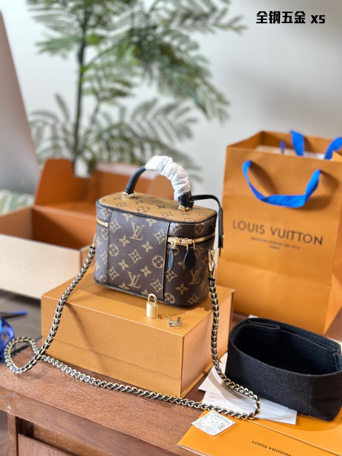 Louis new arrival Vanity bucket bag size; 19*13*11cm - Image 8