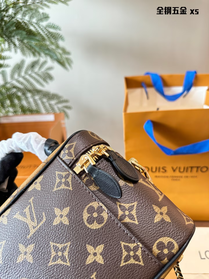 Louis new arrival Vanity bucket bag size; 19*13*11cm - Image 5