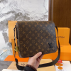L new arrival district crossbody bag men and women size: 26*23*7 cm