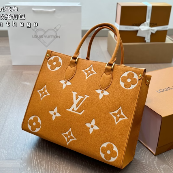 Louis new arrival MM onthego bag size; 34*27 cm