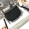 MEDIUM D BOBBY BAG size: 22*17*6 cm