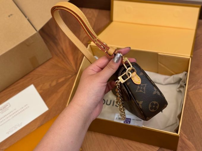 Louis new arrival ivy woc bag size: 22*12 cm - Image 5