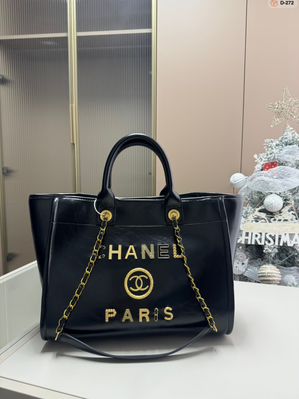 cc Calfskin Charms Medium Deauville Tote Black