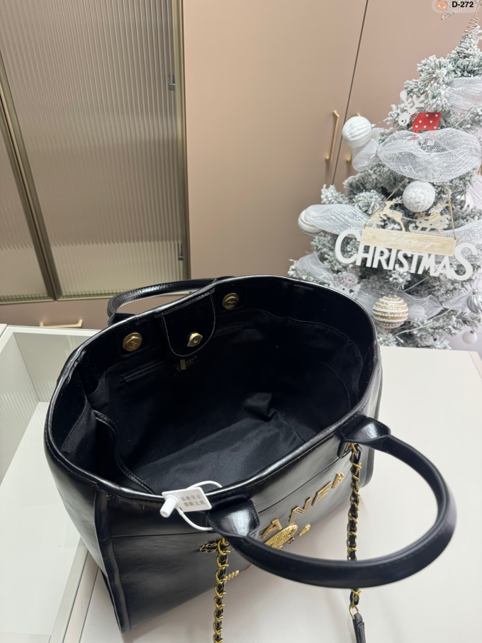 cc Calfskin Charms Medium Deauville Tote Black - Image 9