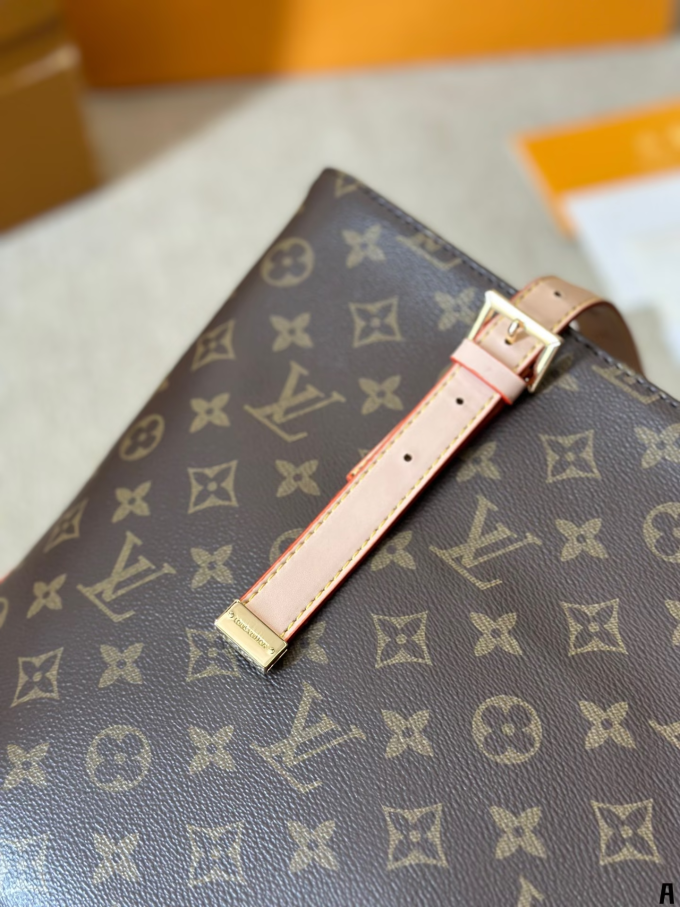 louis new arrival 24F Retiro tote bag size: 33*30 cm - Image 5