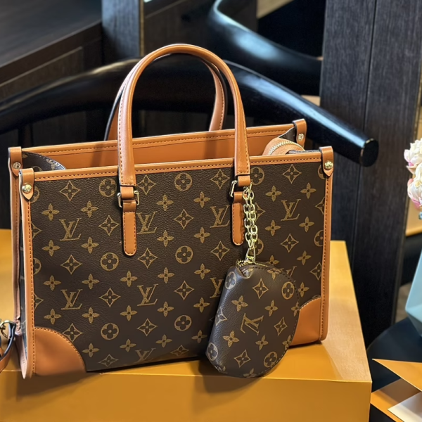 Louis new arrival vintage tote bag size: 34*23 cm