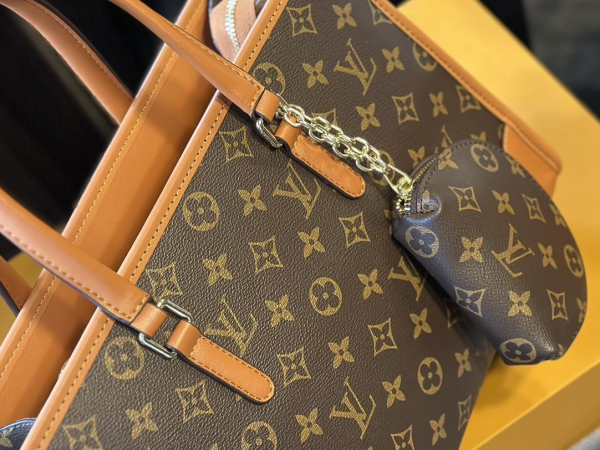 Louis new arrival vintage tote bag size: 34*23 cm
