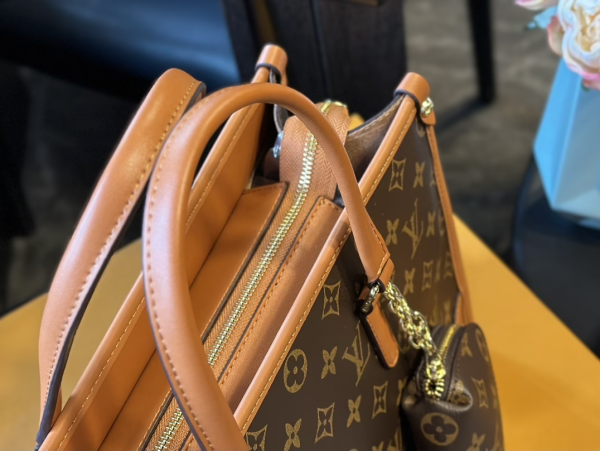 Louis new arrival vintage tote bag size: 34*23 cm