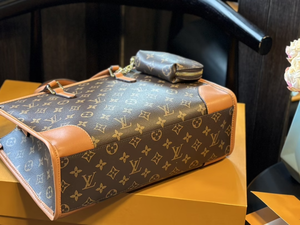 Louis new arrival vintage tote bag size: 34*23 cm