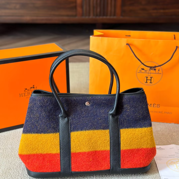Her new arrival garden bag size; 36*25 cm