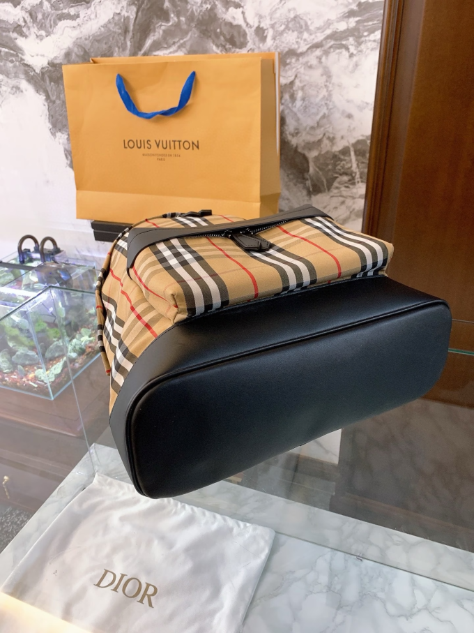 Bb new arrival vintage men and women backpack size: 41*34*13 cm - Image 5