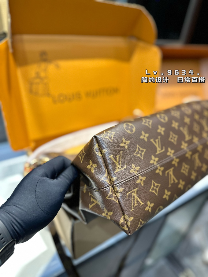 Louis new arrival graceful MM bag size: 36*33 cm - Image 6